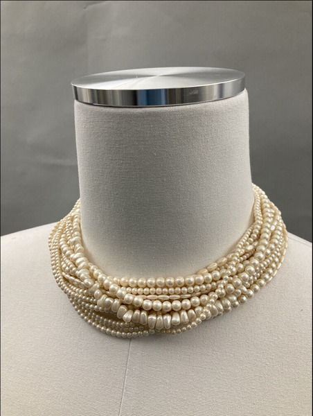 Download the full-sized image of Finocchio's Pearl Necklace