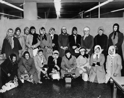 Download the full-sized image of Policemen dressed as women for a stakeout