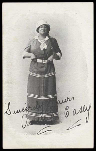 Download the full-sized image of An actor poses in character, as "Auntie Casey" (?). Process print, 191-.