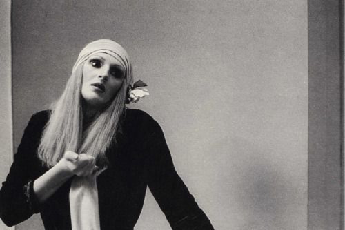 Download the full-sized image of Candy Darling posing in headpiece (3)