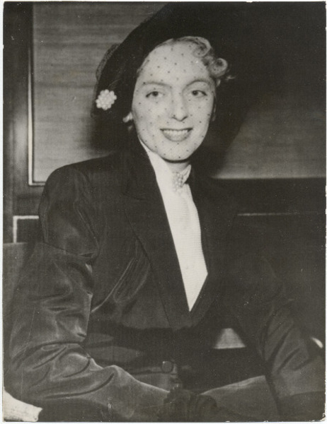 Download the full-sized image of Christine Jorgensen at a Press Conference
