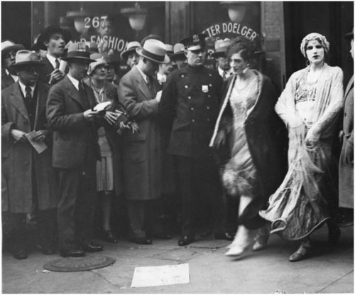 Download the full-sized image of Members of Mae West Show Being Arrested