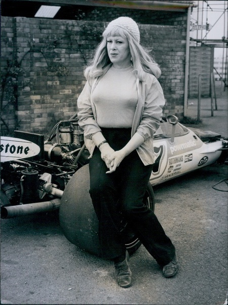 Download the full-sized image of Roberta Cowell with Race Car (May 4, 1972)